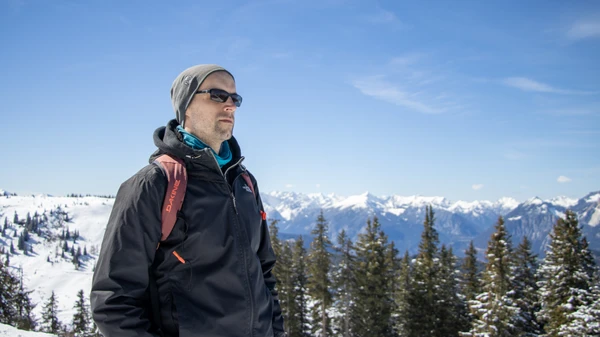 Markus Richter auf einem winterlichen Berg